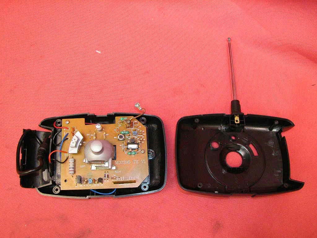 RC Hovercraft - FCC ID PQN44279TX27 - Spin Master Toys Far East Ltd. (4)