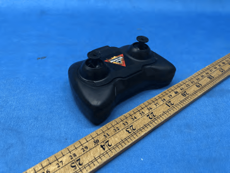 MJC RDC 1 to 24 El Toro Loco - FCC ID PQN66803TX2G41 - Spin Master Toys Far East Ltd.