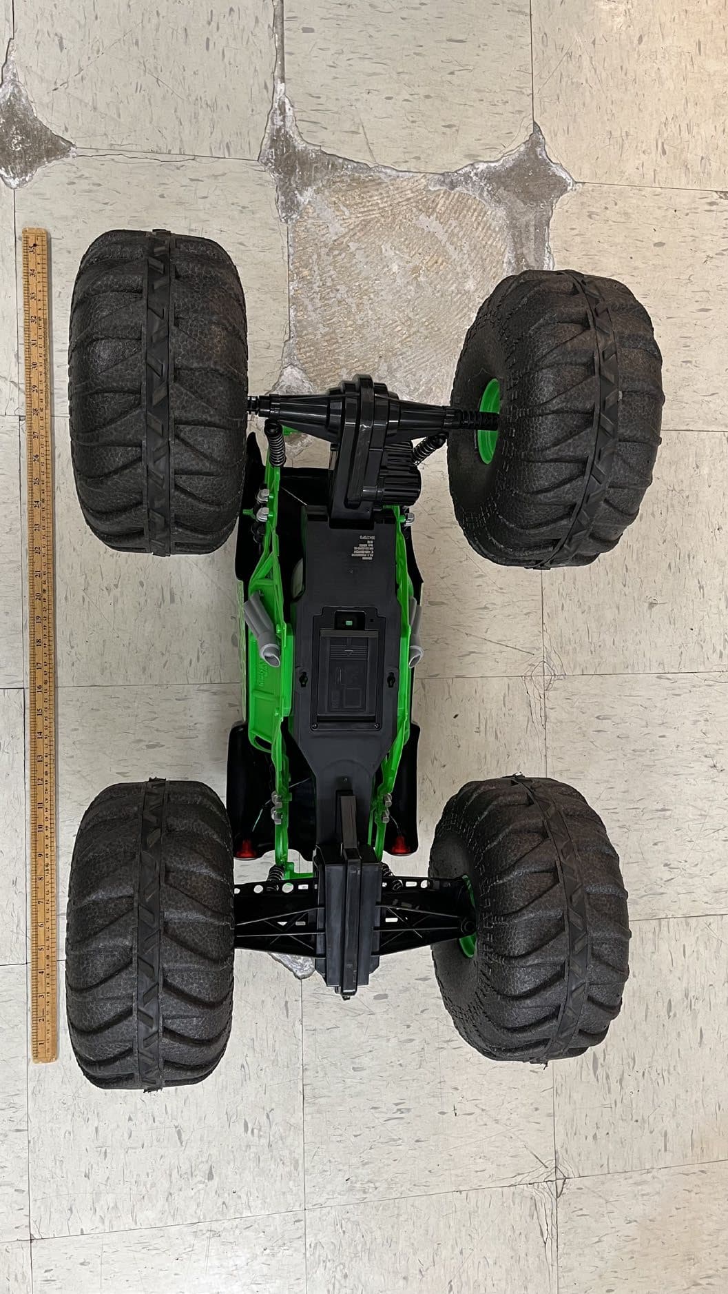 MJC Mega Grave Digger, MJC RDC Mega Grave Digger, MJC RDC Mega El Toro Loco, MNJ RDC Mega Megalodon RC, TRGT MIXED MEGA MJ HAFT PALLET, MJC COP Mega RC Asst PAL - FCC ID PQN66804RX2G43 - Spin Master Toys Far East Ltd. (4)