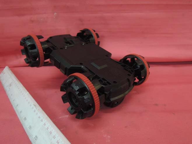 SPG SGS Spy Video Car (Date Code 30608AAT) - FCC ID PQN70133TX2G4 - Spin Master Toys Far East Ltd. (2)