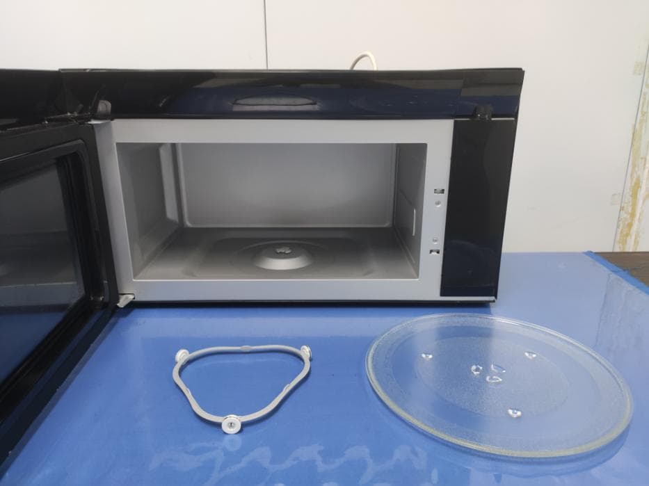 Household microwave oven - FCC ID PR4DRAGONRENEWY - Whirlpool Microwave Products Development Limited. (4)