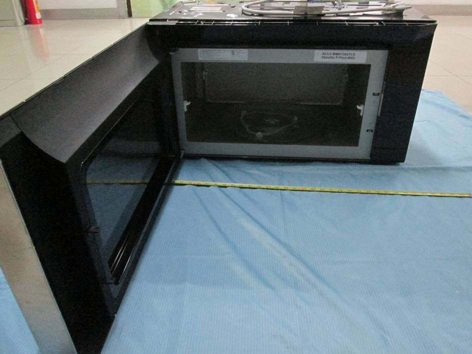 Microwave Oven - FCC ID PR4REDACU3SOLO - Whirlpool Microwave Products Development Limited. (3)
