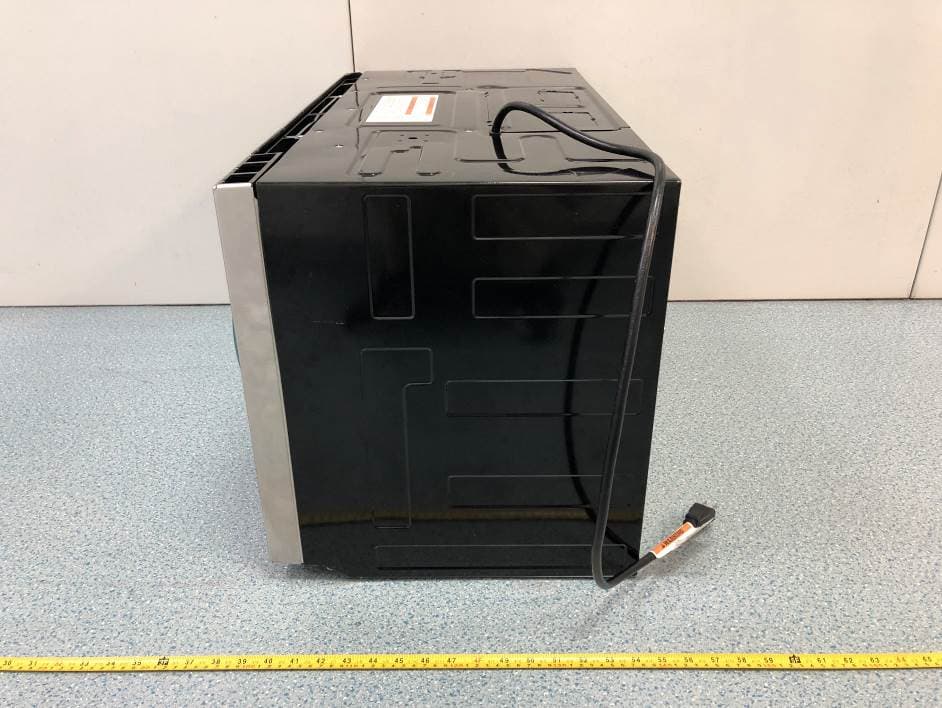 HOUSEHOLD MICROWAVE OVEN - FCC ID PR4TANGO3230X - Whirlpool Microwave Products Development Limited. (4)