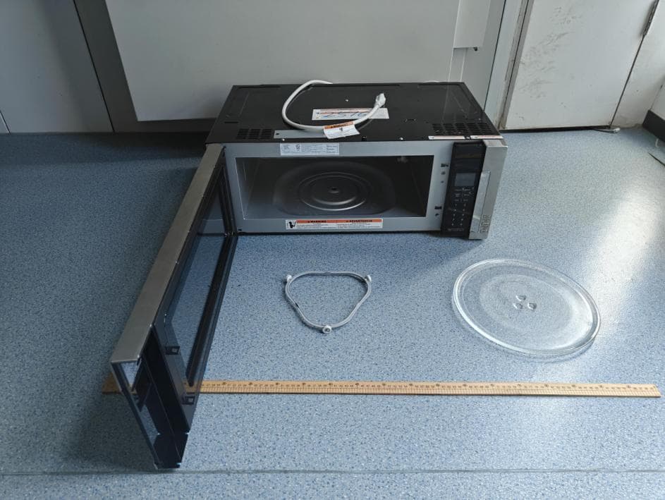 Household microwave oven - FCC ID PR4TANGOLPTKX - Whirlpool Microwave Products Development Limited. (5)