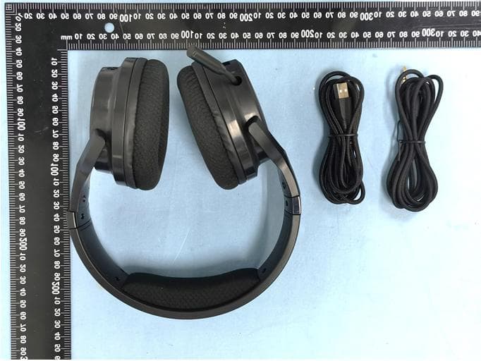 Wireless gaming headset - FCC ID PRDHS03 - Acrox Technologies Co., Ltd.