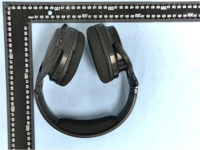 Wireless gaming headset - FCC ID PRDHS03 - Acrox Technologies Co., Ltd. (3)