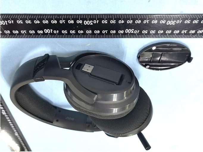 Wireless gaming headset - FCC ID PRDHS03 - Acrox Technologies Co., Ltd. (4)