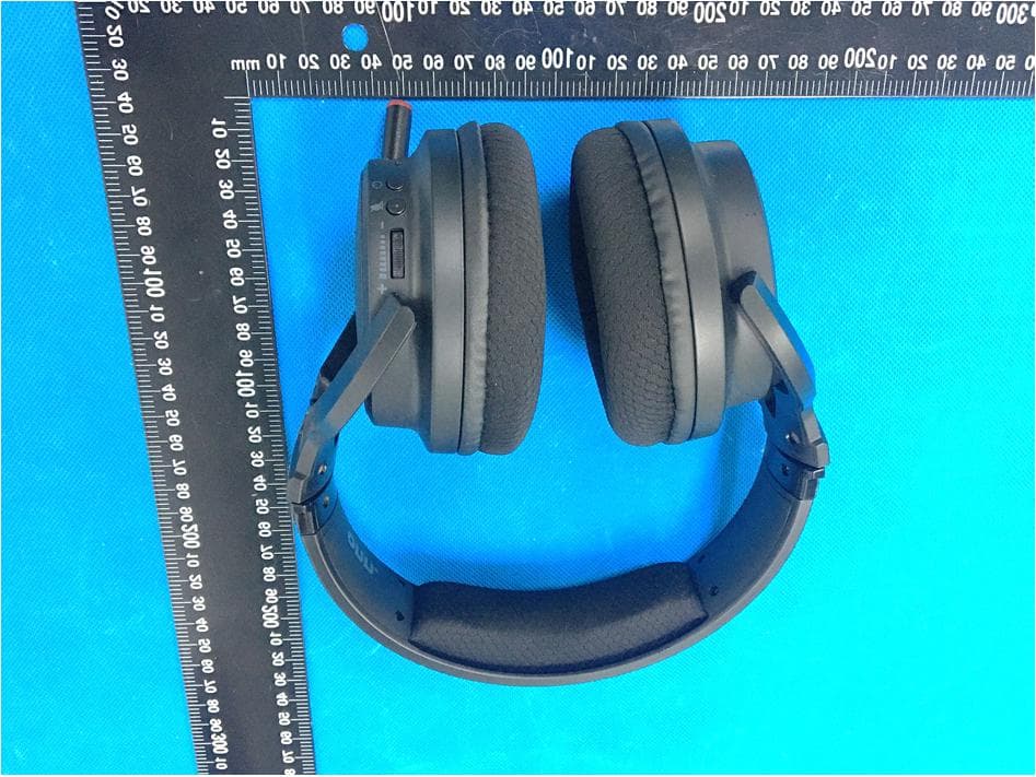 Wireless gaming headset - FCC ID PRDHS04 - Acrox Technologies Co., Ltd.