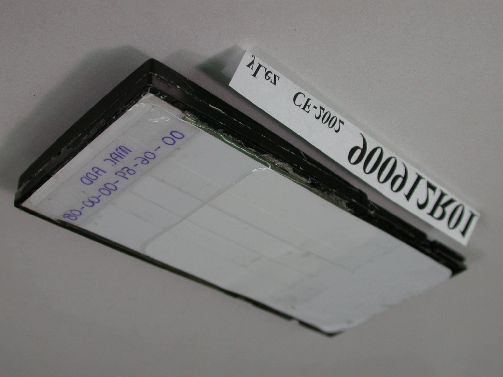 Compact Flash Wireless LAN Card - FCC ID PRV-CF-2002 - yLez Technologies Pte Ltd. (3)