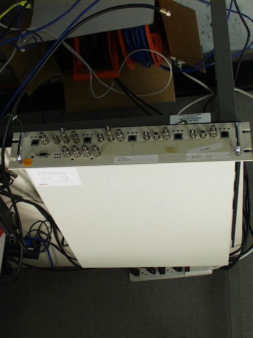 PacketWave 1000 Series MMDS Base Station - FCC ID PS6BR1000-A1 - Aperto Networks
