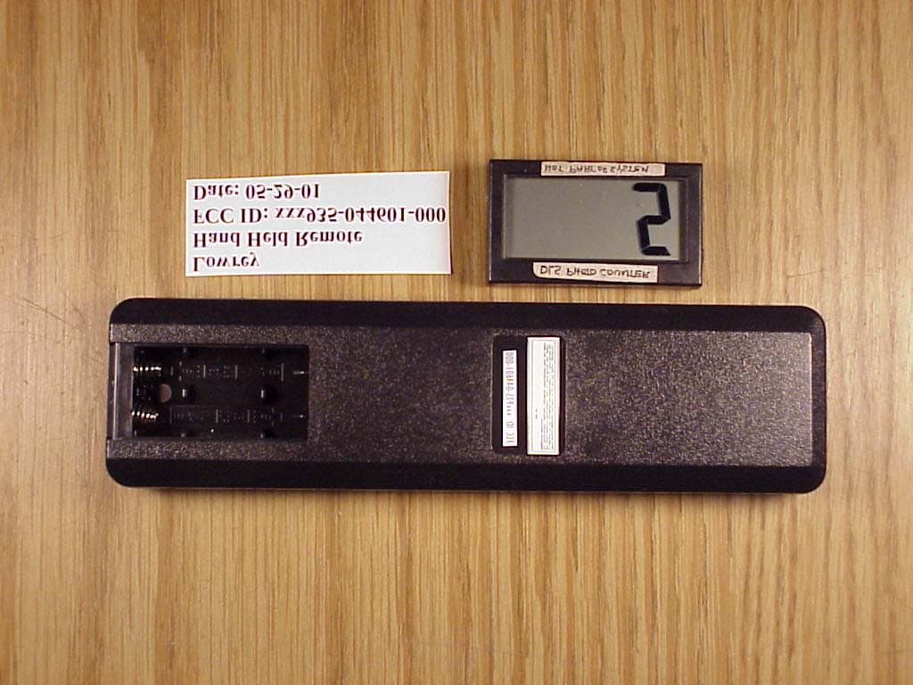 Hand-Held RF Remote Control - FCC ID PU2935-44601-000 - Lowrey Organ Company (4)