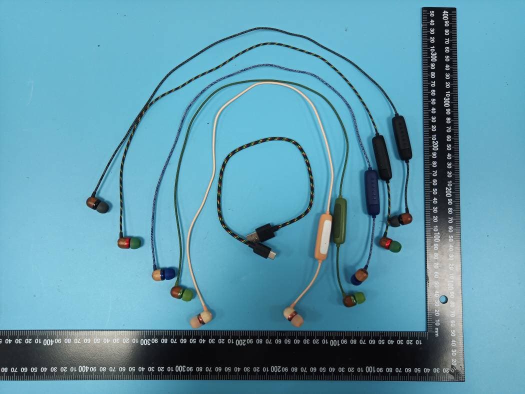 Smile Jamaica Wireless 2 - FCC ID PVB-EMJE113 - The House of Marley.LLC
