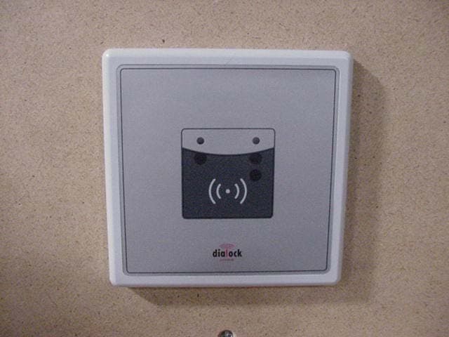 Wall-mounted door and lock control - FCC ID PW3104 - Hafele America Co.