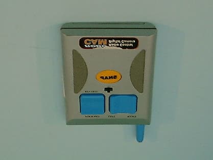 Robocam Digital Camera Remote Control - FCC ID PWI20011 - Playtech International (HK) Ltd. (2)