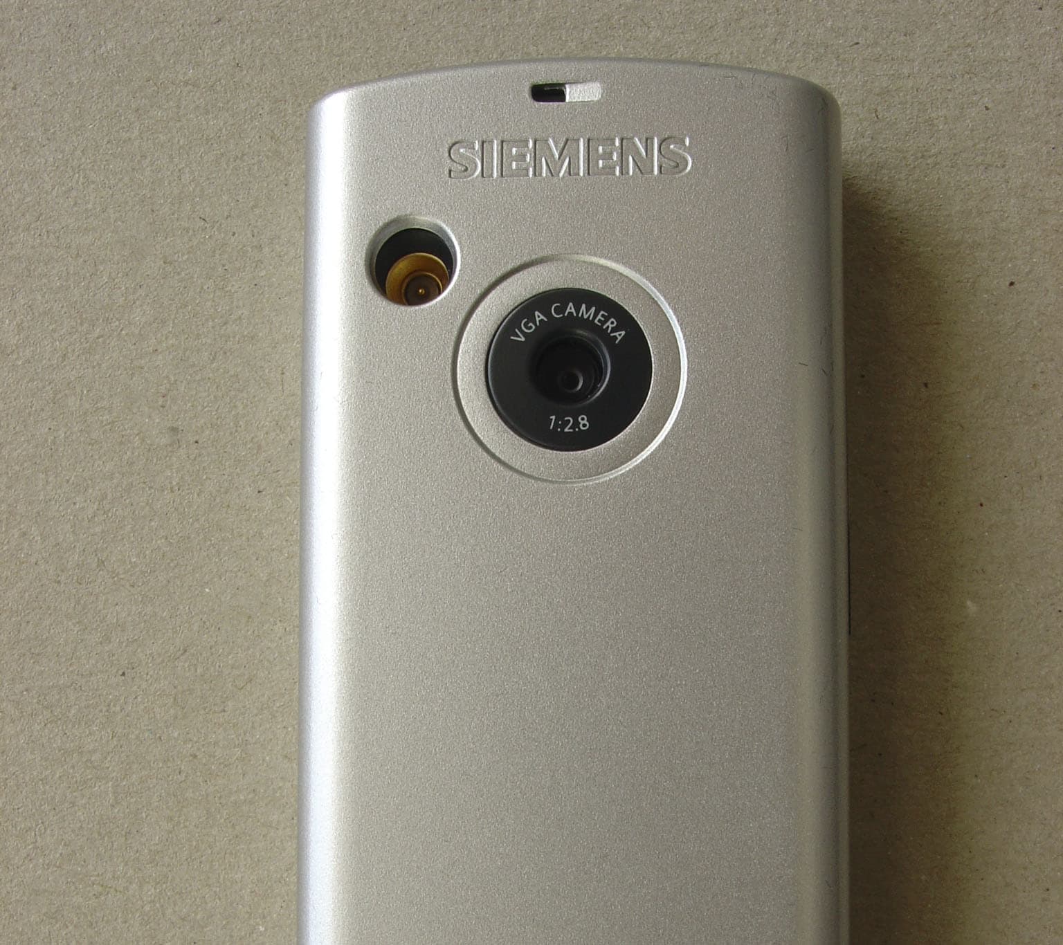 GSM 900/1800/1900 Mobile Phone - FCC ID PWX-C75 - BenQ Mobile GmbH & Co. OHG (2)