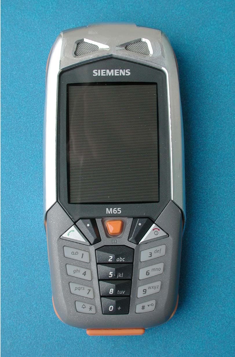 GSM/PCS 900/1800/1900 MHz Mobile Phone - FCC ID PWX-M65 - BenQ Mobile GmbH & Co. OHG (2)