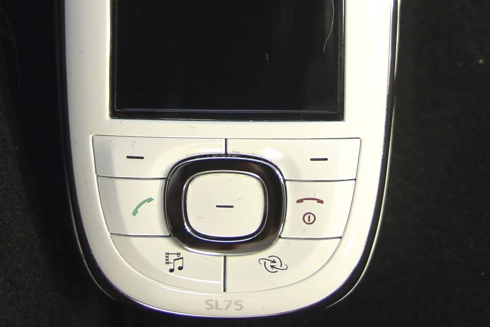 Tri-Band GSM Mobile Phone with BT - FCC ID PWX-SL75 - BenQ Mobile GmbH & Co. OHG (2)