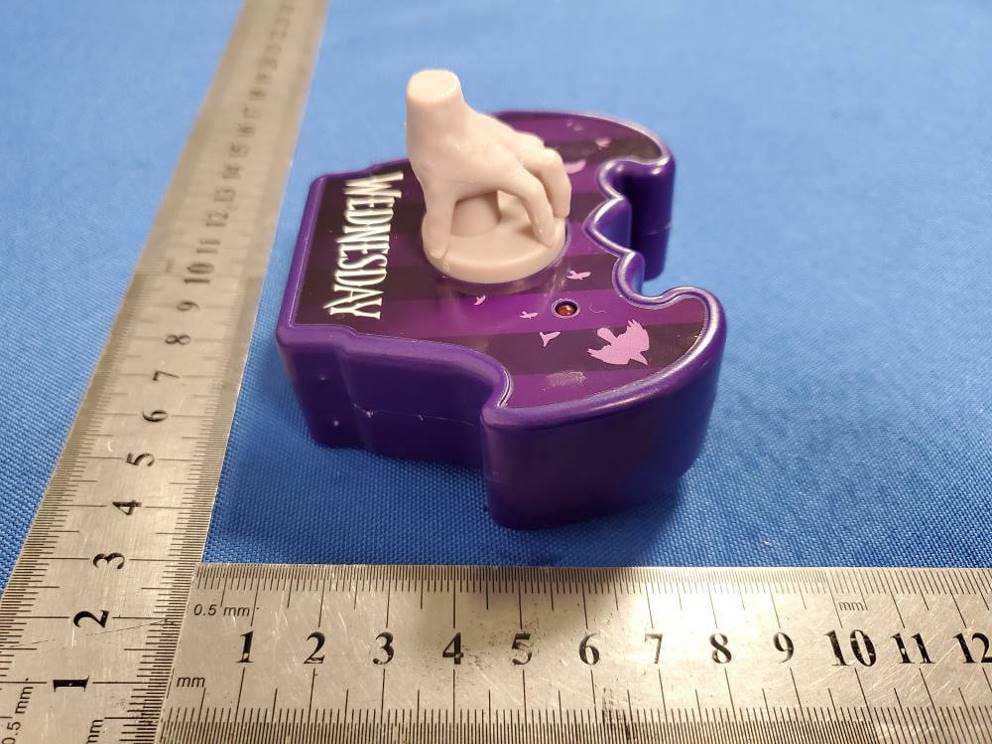 1/24Wednesday Remote Control Thing RC - FCC ID PWYJT24TX99048 - Jada Toys Company Limited (4)