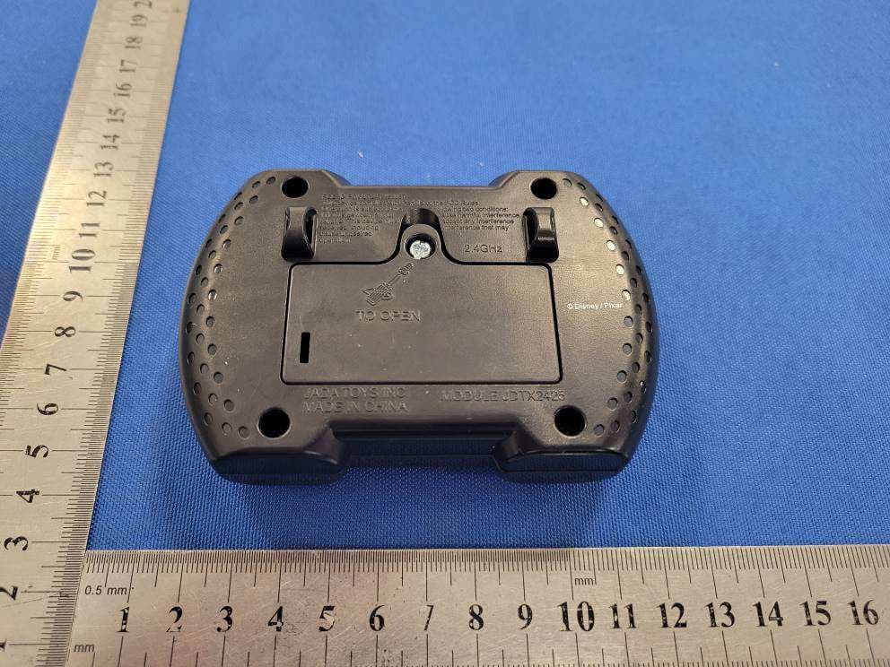 Disney Pixar RC Cars, R/C Lightning Mcqueen - FCC ID PWYJT24TX99057 - Jada Toys Company Limited