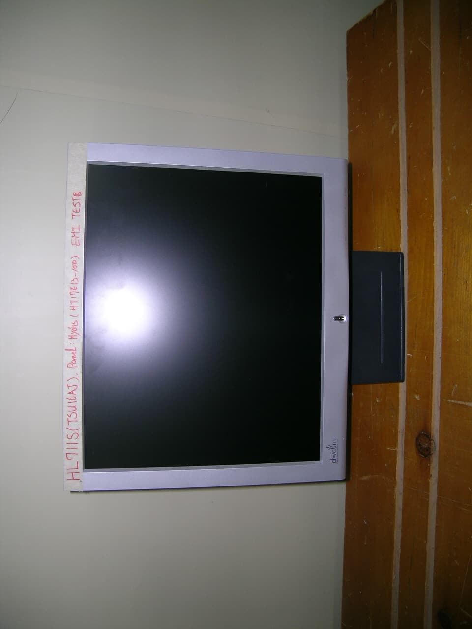 LCD MONITOR - FCC ID PXWHL711S - Wooyoung Telecom Co., Ltd. (2)
