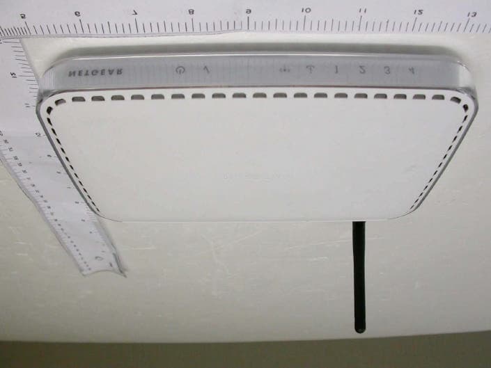 Mobile Broadband Router - FCC ID PY305200014 - Netgear Incorporated (2)