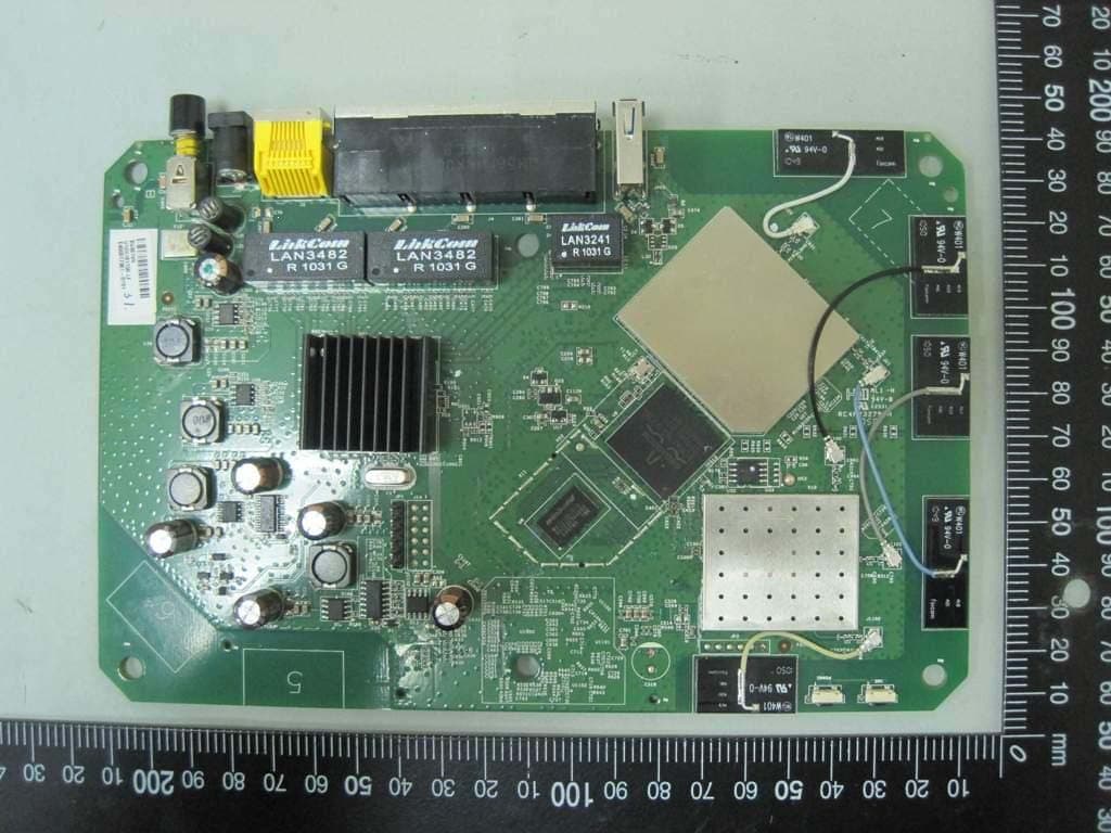 N750 Wireless Dual Band Gigabit Router - FCC ID PY310400144 - Netgear Incorporated (2)