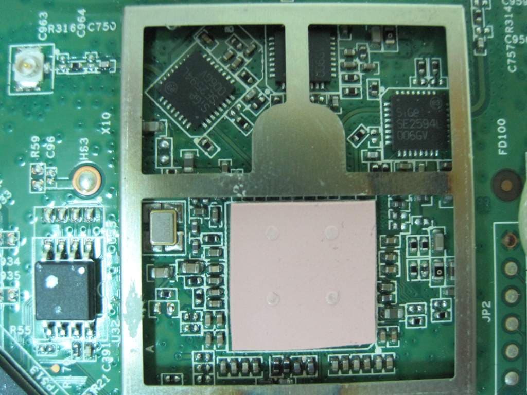 N750 Wireless Dual Band Gigabit Router - FCC ID PY310400144 - Netgear Incorporated (4)