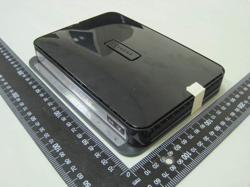 N300 Wireless Gigabit Router - FCC ID PY310400153 - Netgear Incorporated (4)