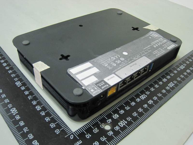 N300 Wireless Gigabit Router - FCC ID PY310400153 - Netgear Incorporated (3)