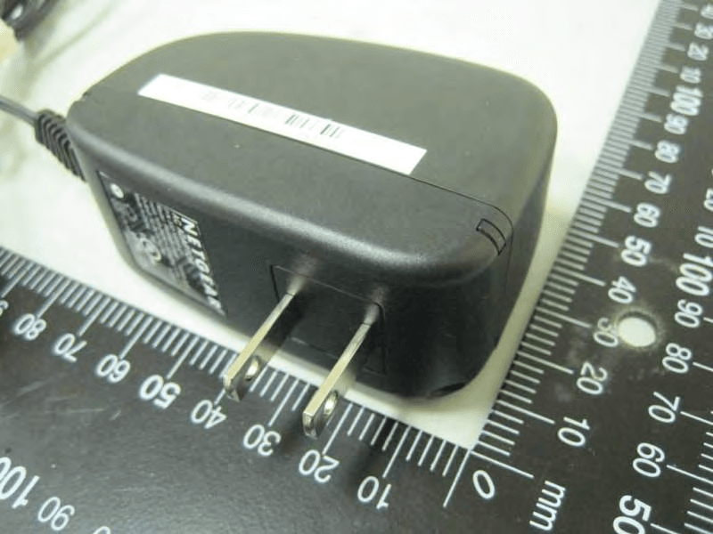N600 Wireless Dual Band Gigabit Router - FCC ID PY311200166 - Netgear Incorporated (2)