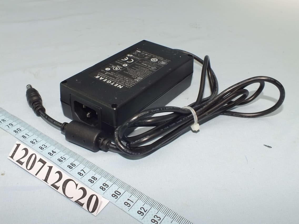 N900 Wireless Dual Band Gigabit Router - FCC ID PY311400179 - Netgear Incorporated (4)