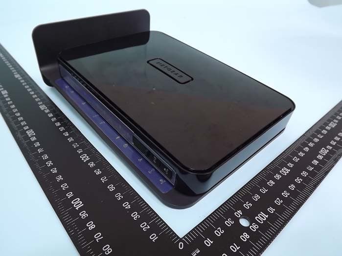N600 Wireless Dual Band Gigabit ADSL Modem Router - FCC ID PY311400180 - Netgear Incorporated (2)