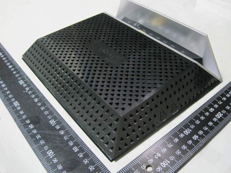 R6200 WiFi Router - FCC ID PY312100189 - Netgear Incorporated (1)