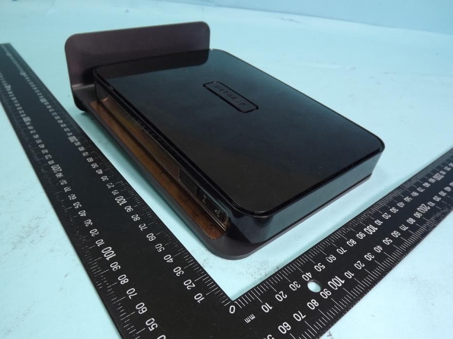 N750 Wireless Dual Band Gigabit ADSL2+ Modem Router - FCC ID PY312100194 - Netgear Incorporated (4)