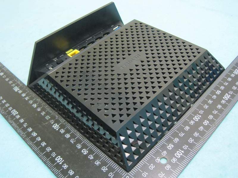 R6200 Smart Wifi Router - FCC ID PY312400218 - Netgear Incorporated (2)