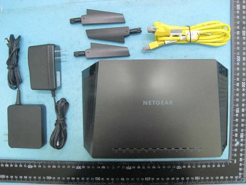 R7000 Smart WiFi Router - FCC ID PY313200233 - Netgear Incorporated (4)