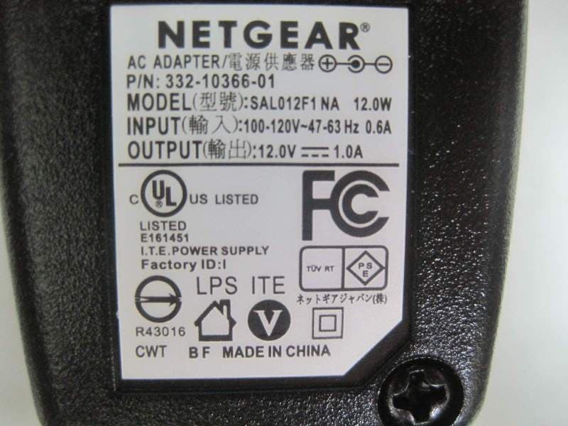 UNIVERSAL DUAL BAND WIFI RANGE EXTENDER - FCC ID PY313400243 - Netgear Incorporated (2)