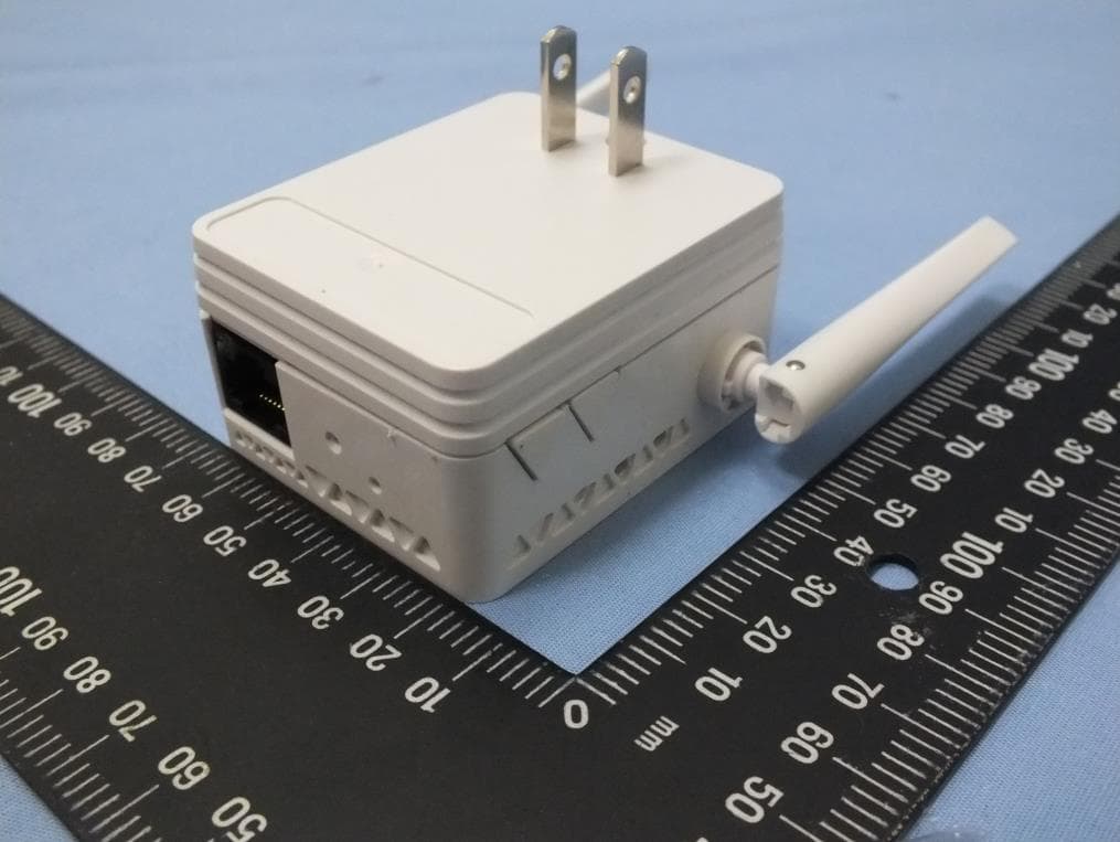 N300 WiFi Range Extender - FCC ID PY314200263 - Netgear Incorporated (1)