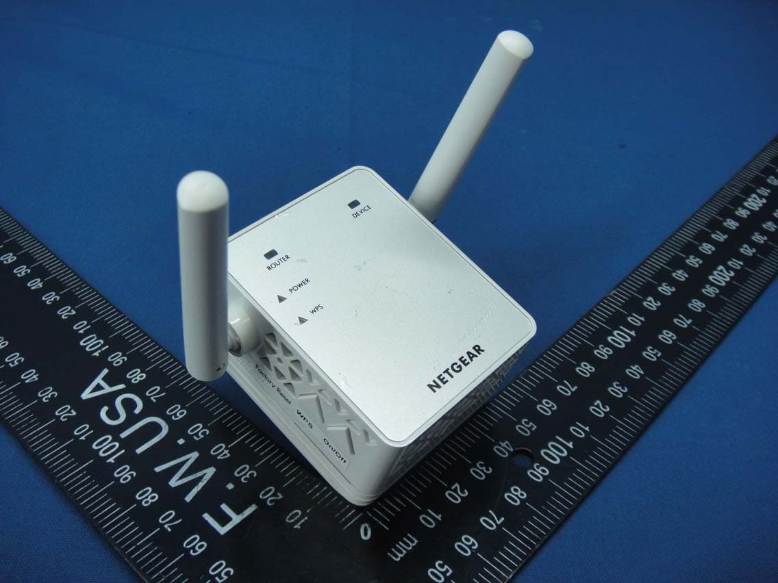 AC750 WiFi Range Extender - FCC ID PY314400298 - Netgear Incorporated (2)
