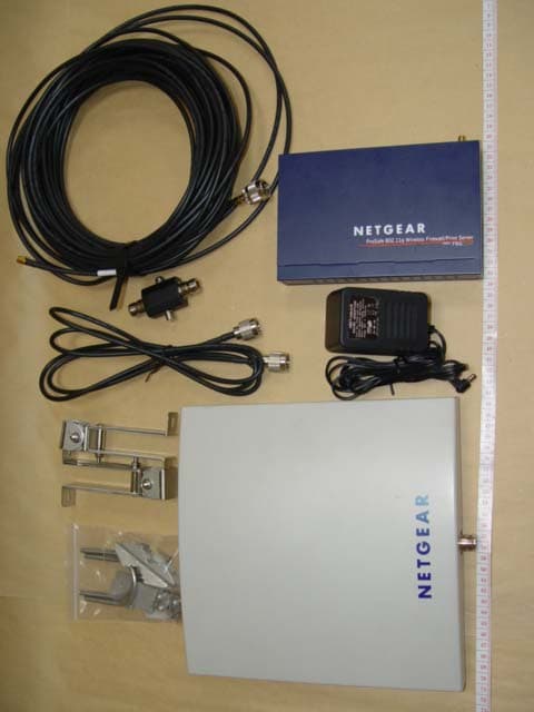 ProSafe 802.11g Wireless Firewall/Print Server - FCC ID PY3FWG114PV2 - Netgear Incorporated (2)