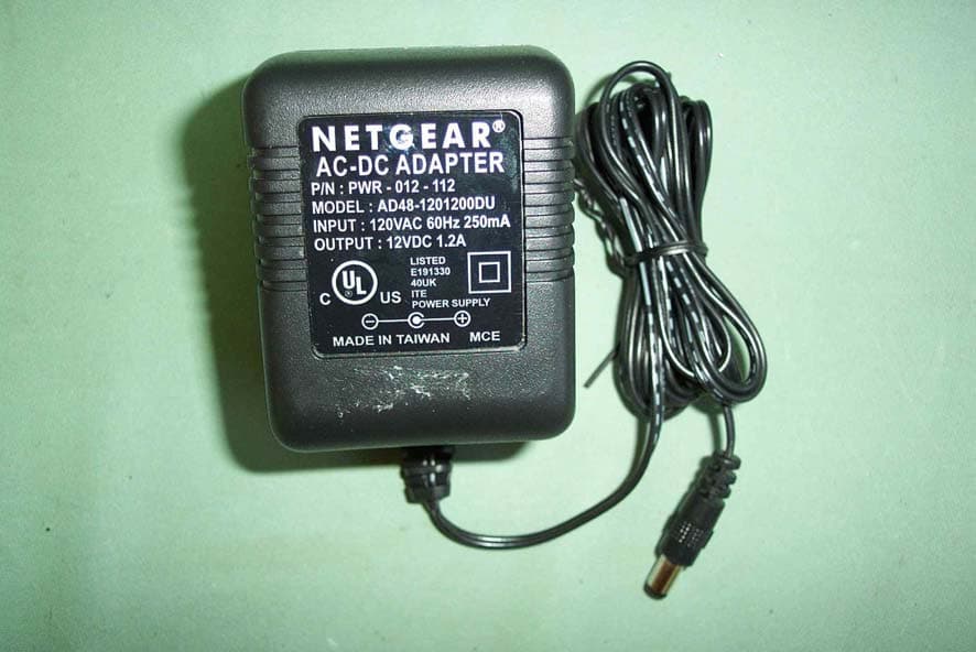 54Mbps Wireless Access Point - FCC ID PY3WG602V2 - Netgear Incorporated (1)