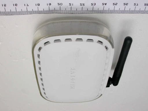 54 Mbps Wireless Game Adapter - FCC ID PY3WGE111 - Netgear Incorporated (3)