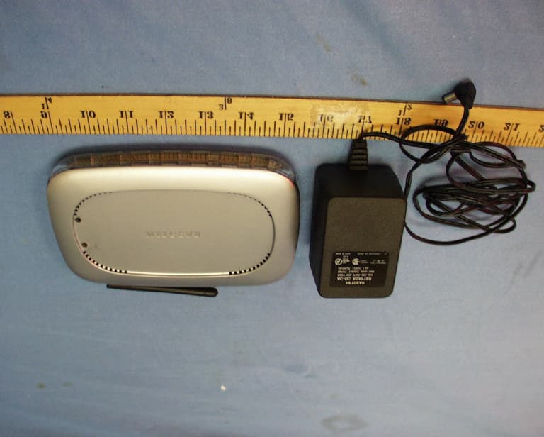 802.11b/g Wireless Router - FCC ID PY3WGR614V2 - Netgear Incorporated (3)