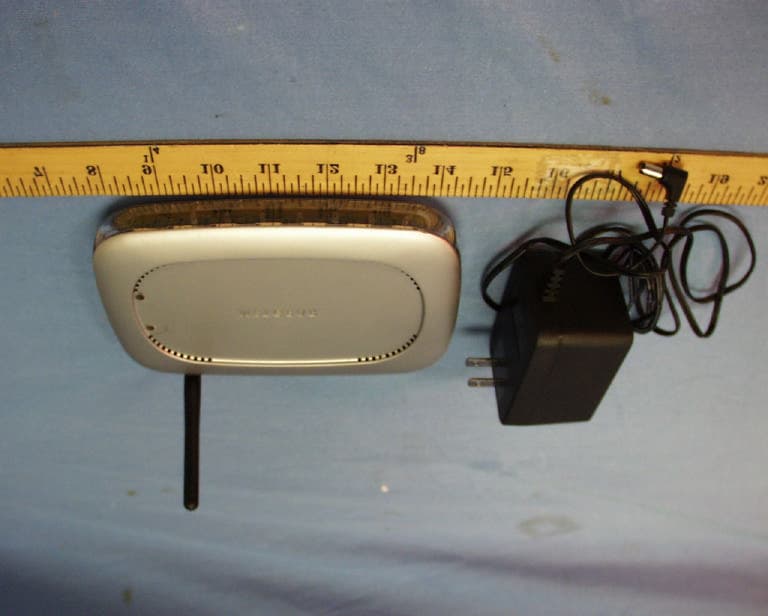 802.11b/g Wireless Router - FCC ID PY3WGR614V2 - Netgear Incorporated (4)