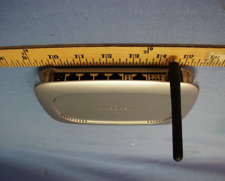 802.11b/g Wireless Router - FCC ID PY3WGR614V2 - Netgear Incorporated (2)