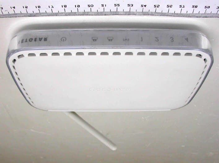 Wireless VoIP Router - FCC ID PY3WGR615VV2 - Netgear Incorporated (2)