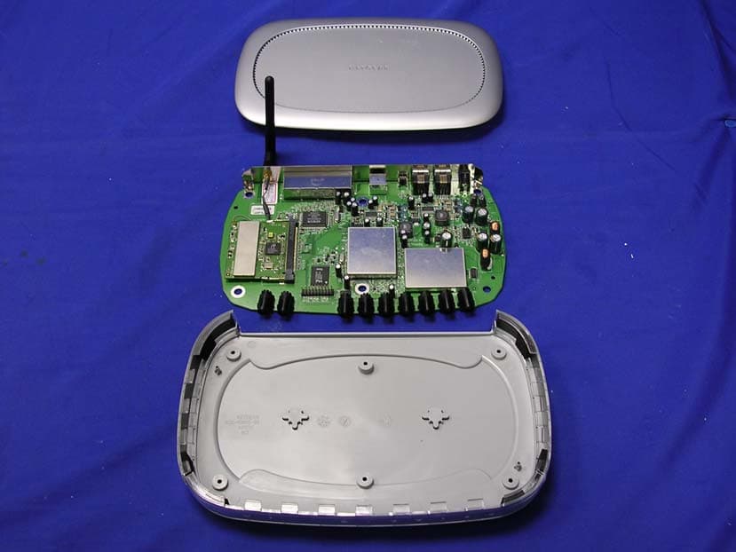 ACCESS POINT - FCC ID PY3WGR826V - Netgear Incorporated (1)