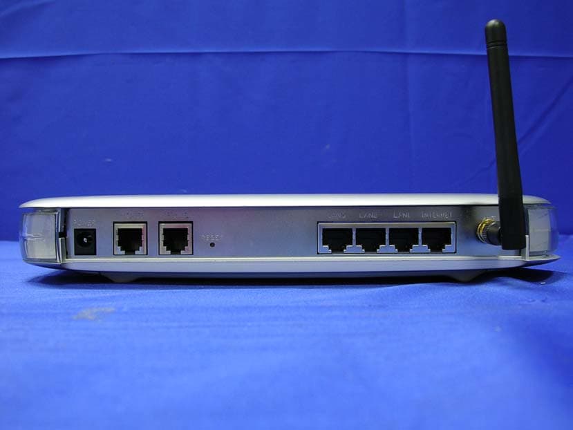 ACCESS POINT - FCC ID PY3WGR826V - Netgear Incorporated (2)