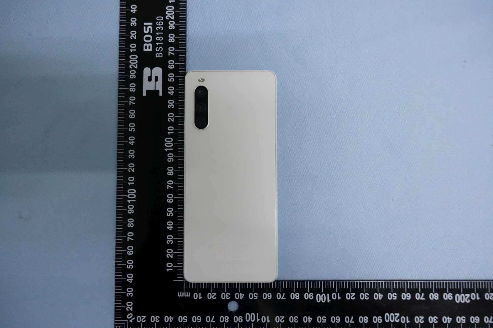 GSM/WCDMA/LTE Phone with BT, DTS/UNIIa/b/g/n/ac, NFC, FM receiver and GNSS - FCC ID PY7-81713C - Sony Corporation (2)