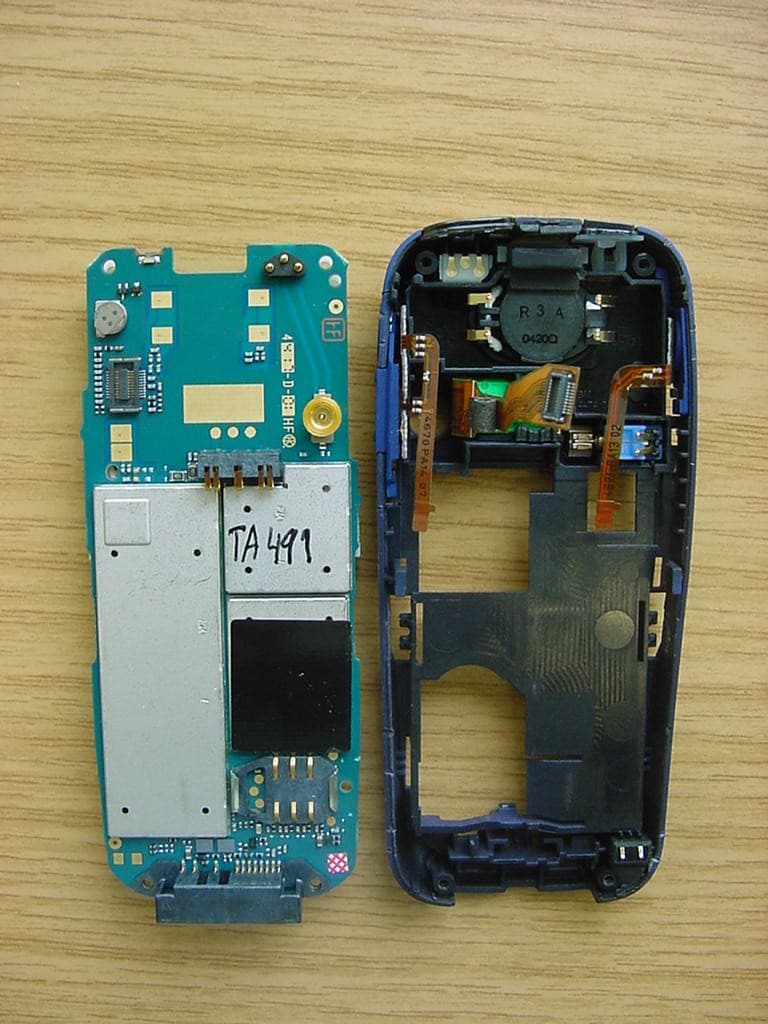Licensed Transmitter - FCC ID PY7A1021042 - Sony Corporation (3)